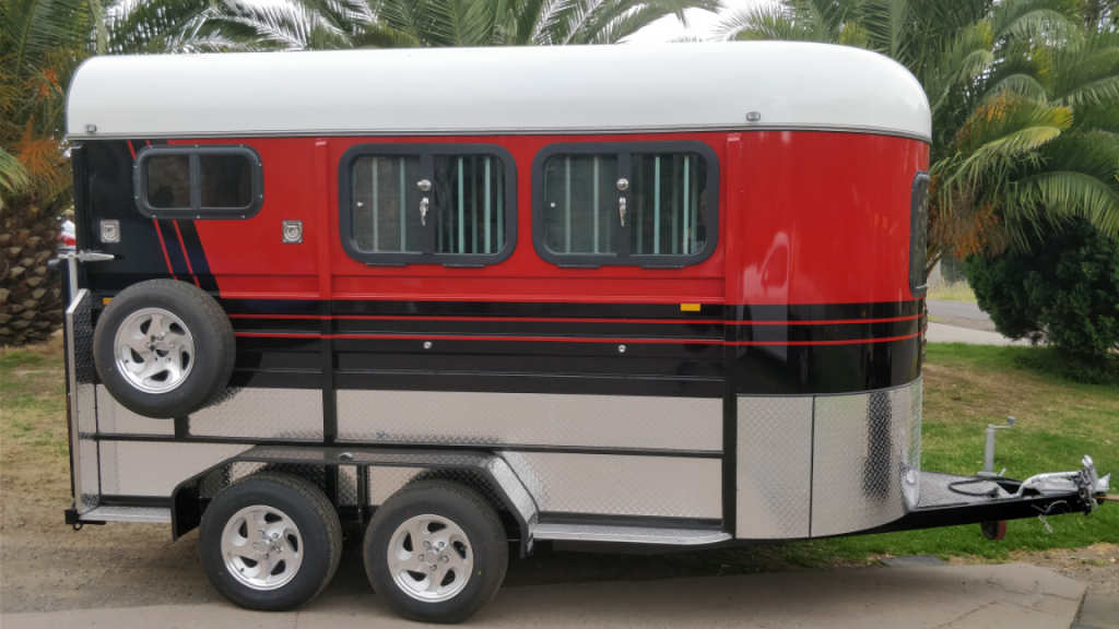 3Horse Angle Load Float With Kitchen RED/BLACK Victorian Horse and